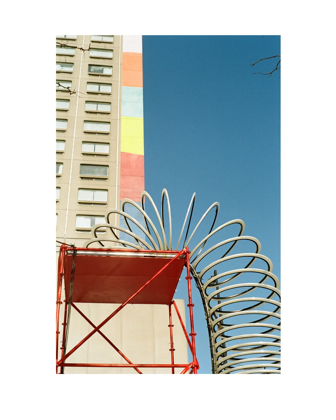 slinky and red